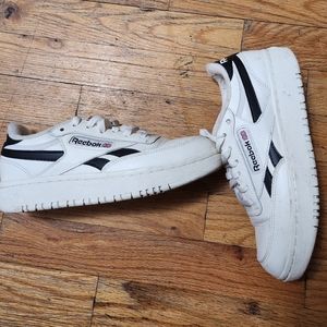 Reebok club C sneakers runners Size 7 platform / double
